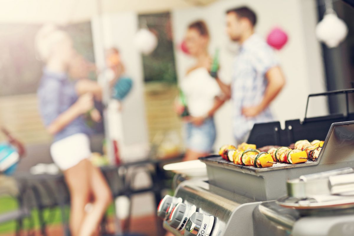 5 Tips for Staying Healthy at Summer Parties