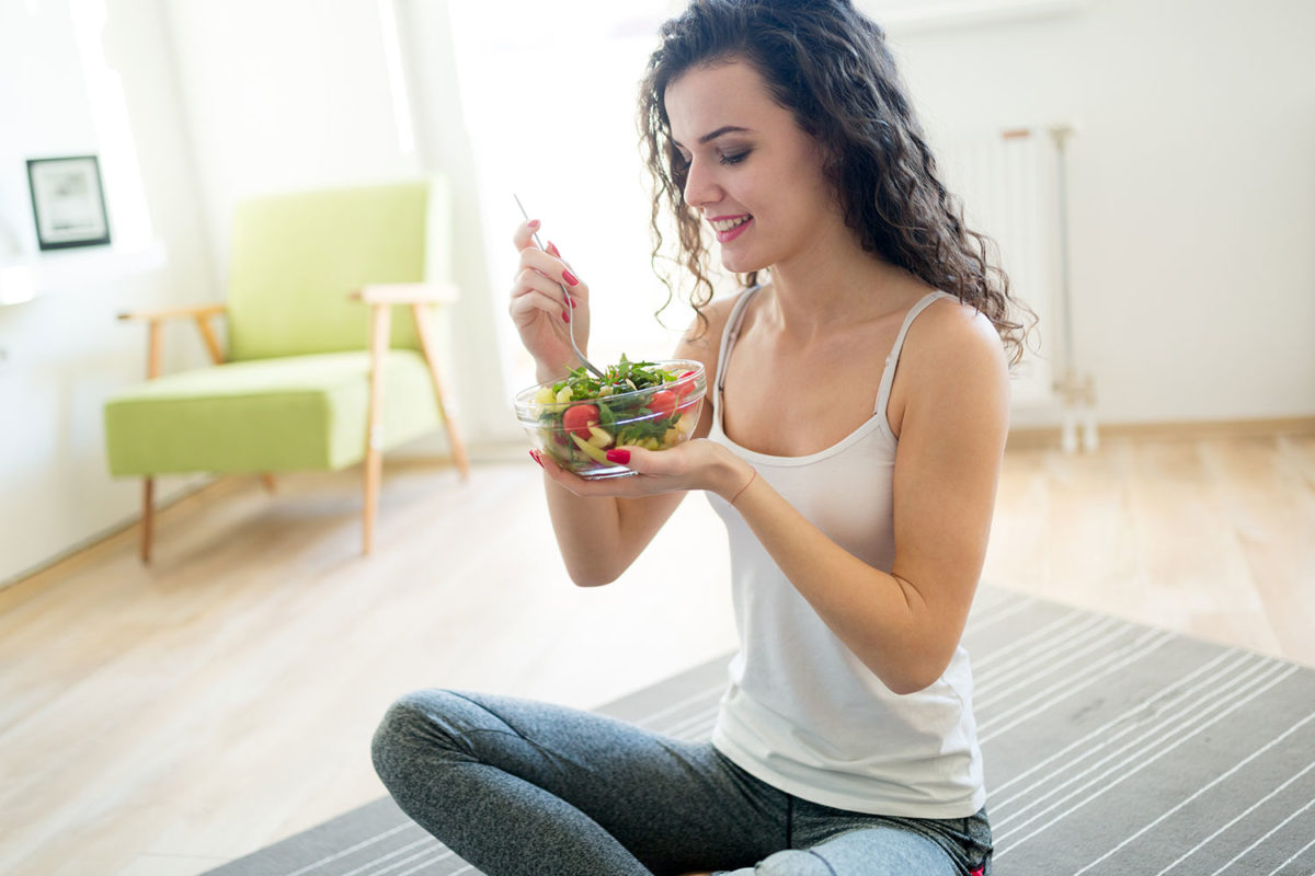 5 Benefits of Yoga and Nutrition Together